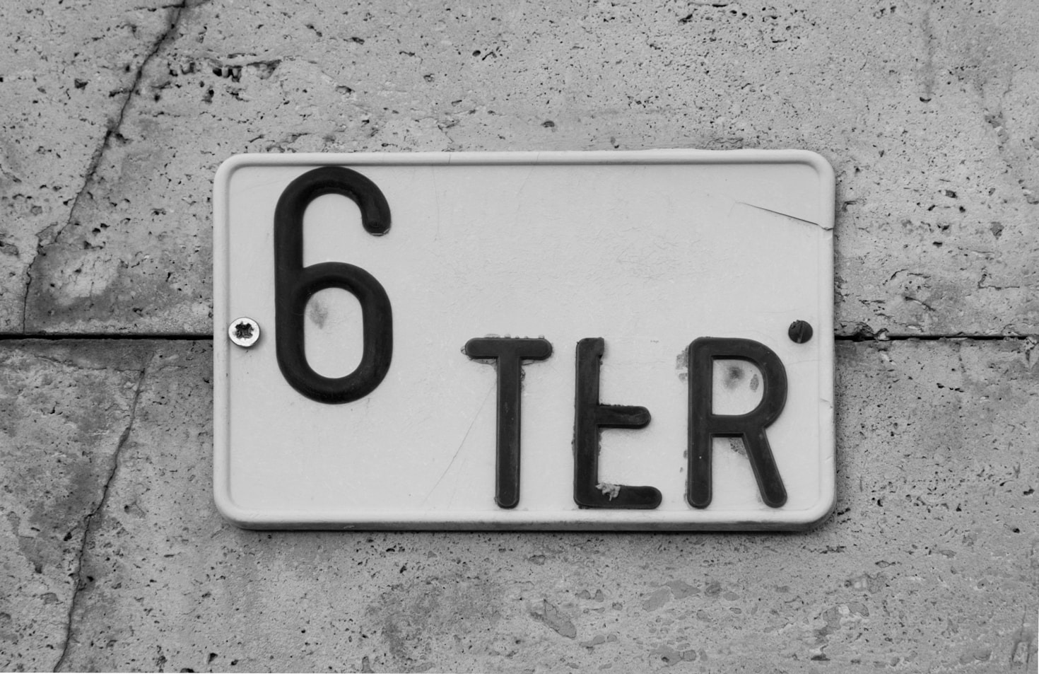 Top Tips for Finding Reliable Plate Suppliers Online